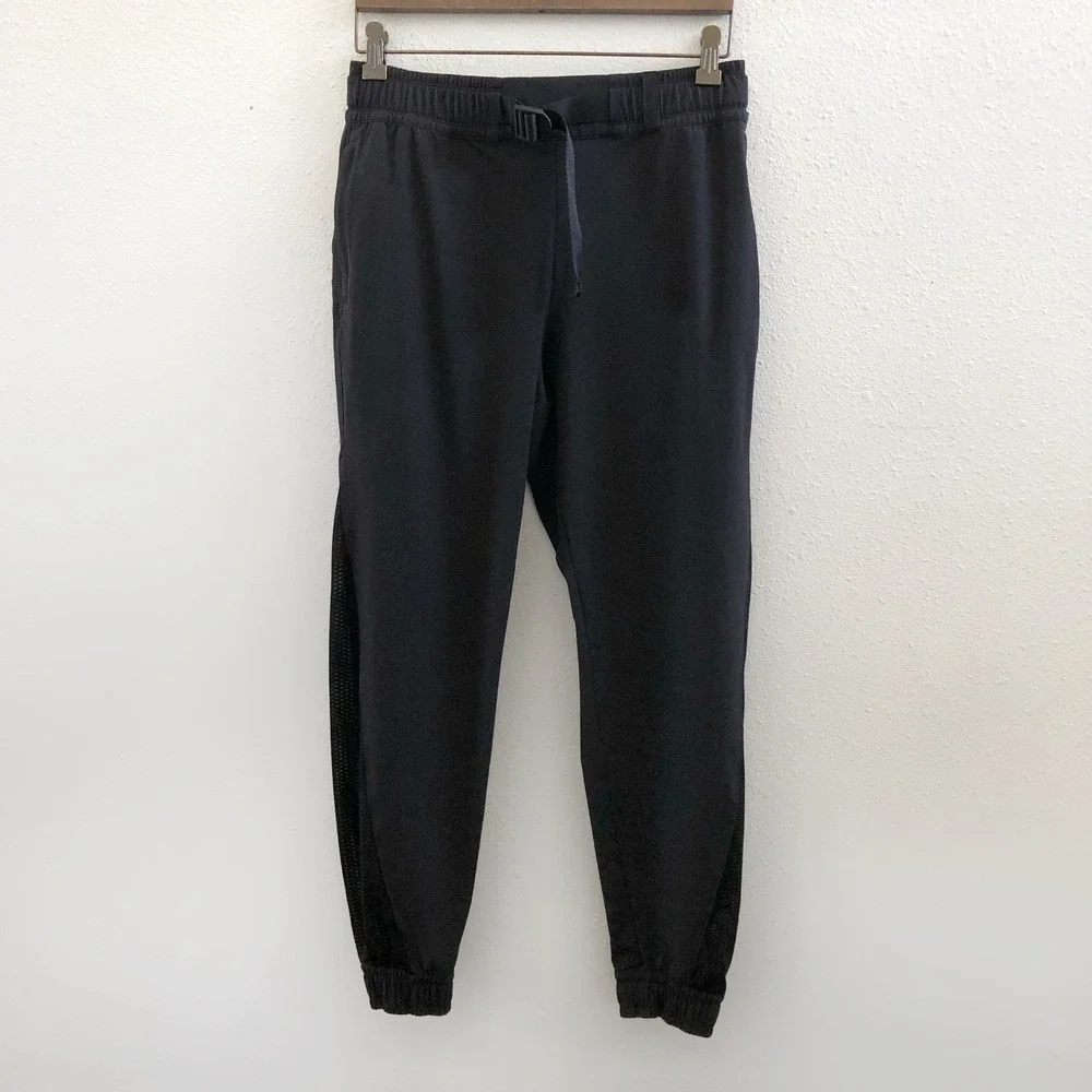 ATHLETA Quest Jogger‎ Size 6